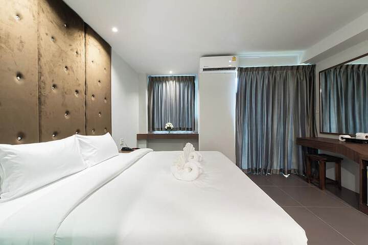 Room 10 of 31