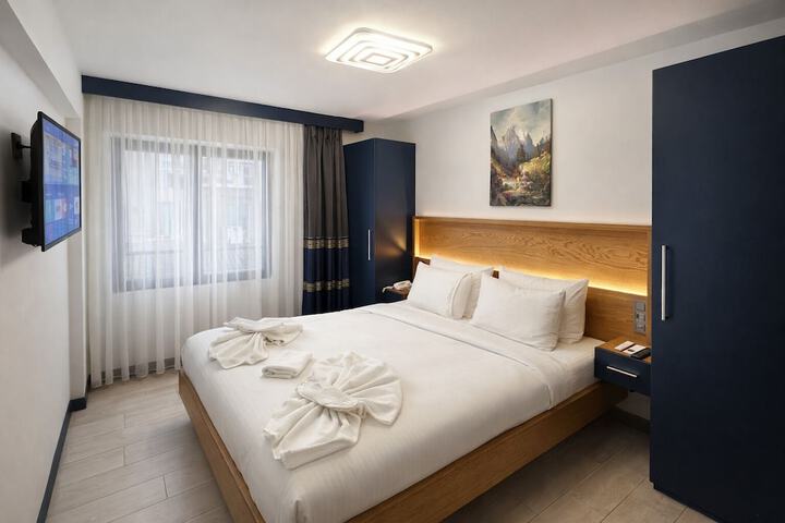 Room 9 of 30