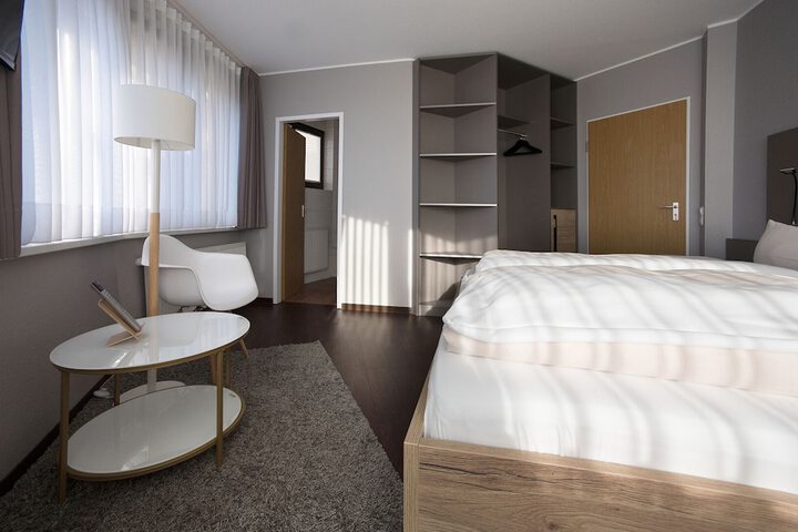 Room 10 of 39