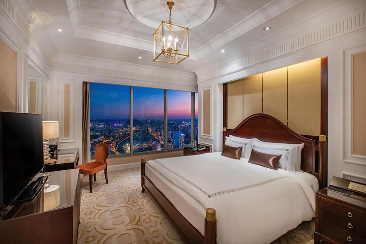 Room 79 of 378