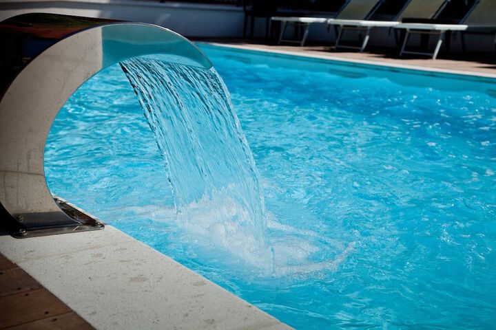 Pool 10 of 23
