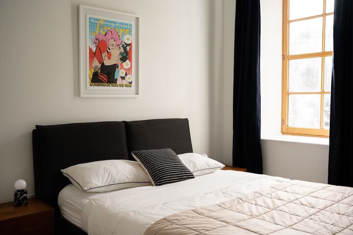 Room 18 of 157