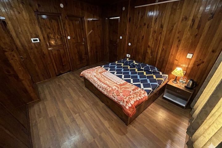 Room 14 of 34