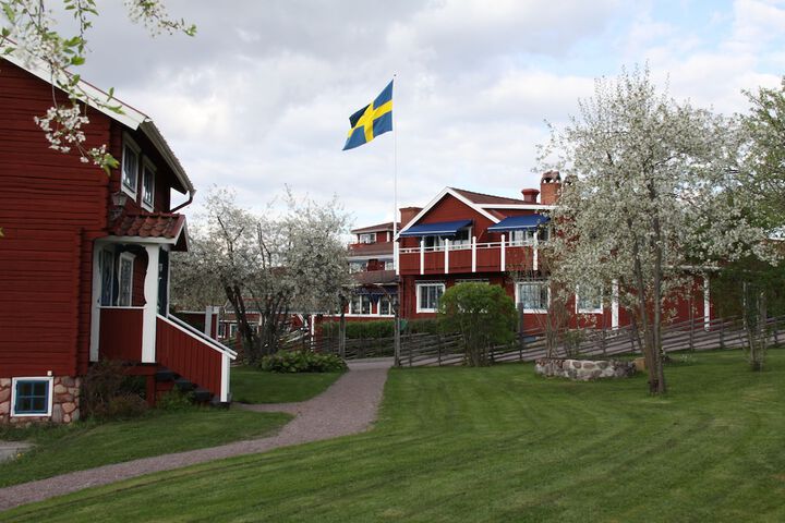 Hotel Exterior 86 of 96