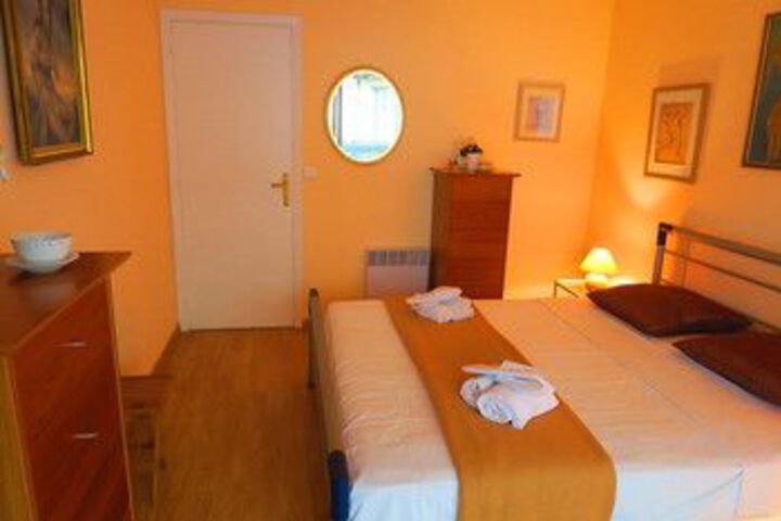 Room 8 of 20