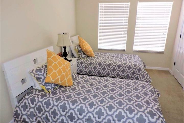 Room 3 of 16