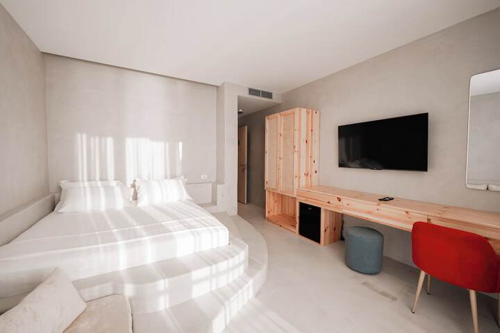 Room 37 of 96