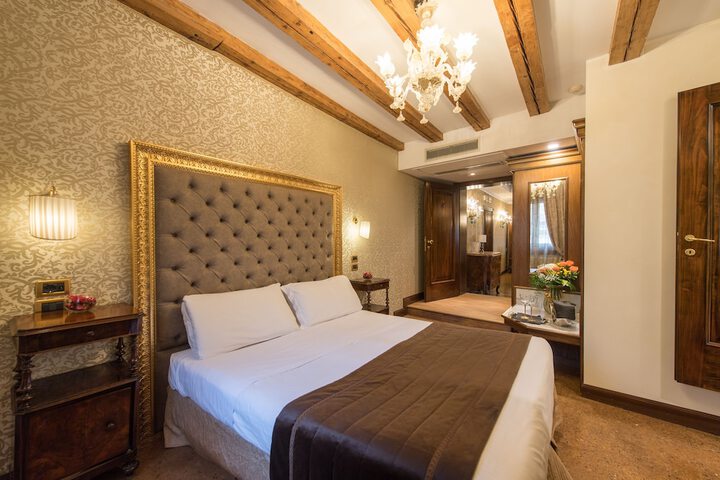Room 12 of 41