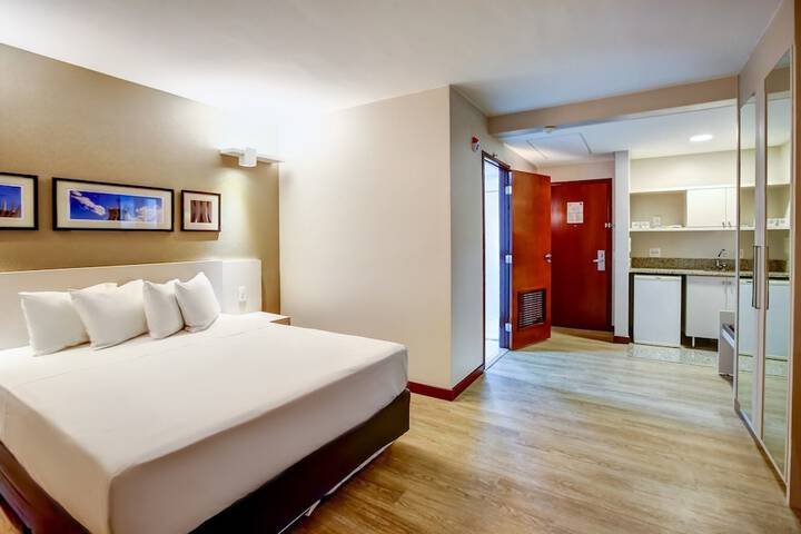 Room 4 of 62