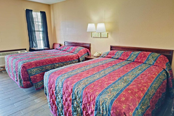 Room 11 of 27