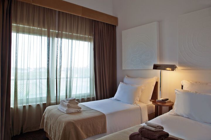 Room 28 of 125