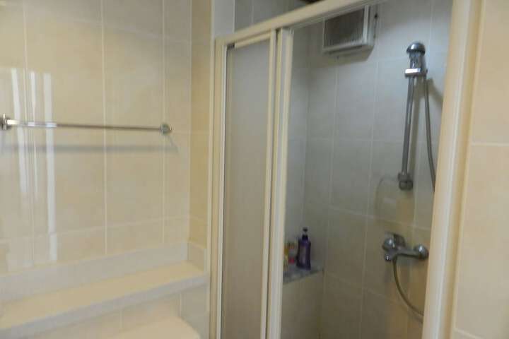 Room 187 of 259