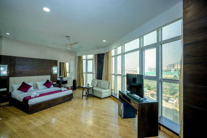 Room 13 of 50