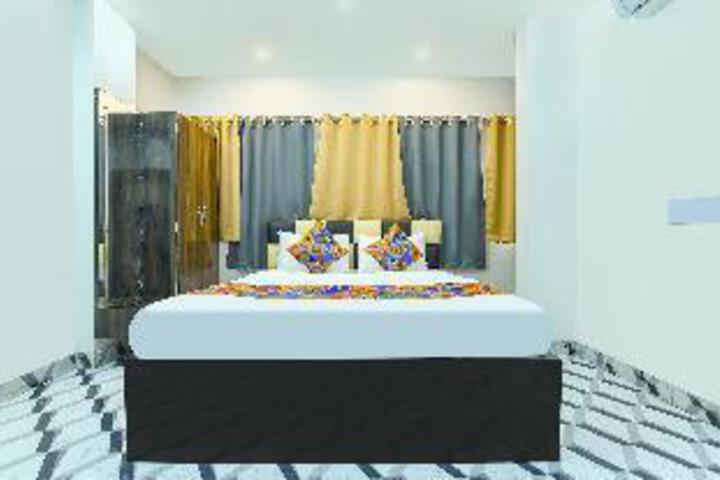 Room 6 of 26