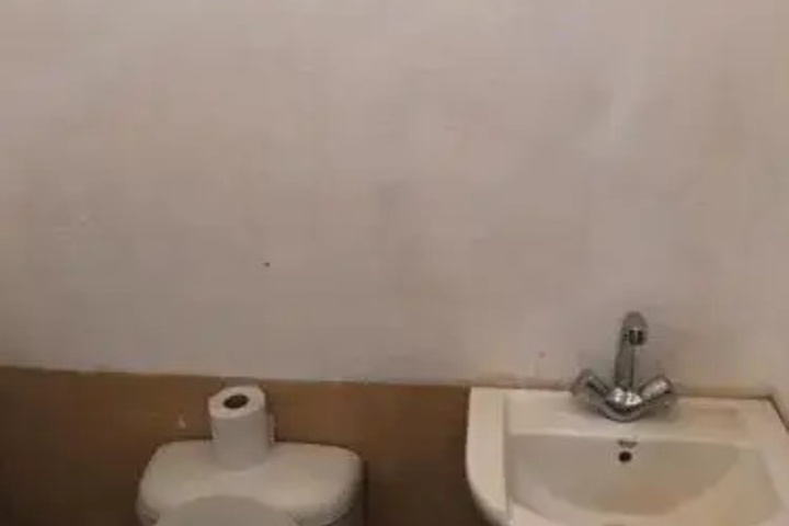 Room 7 of 11