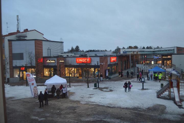 Hero Image 1 of 30