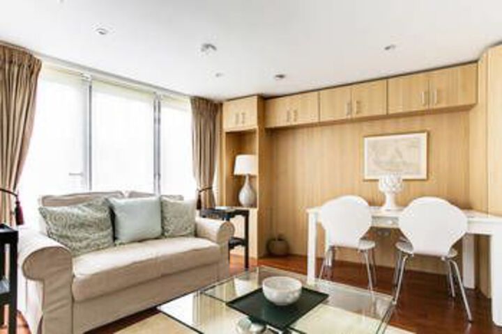 Room 13 of 22