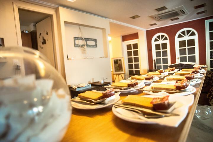 Breakfast/Coffee Service 27 of 56