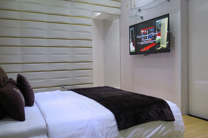 Room 3 of 72
