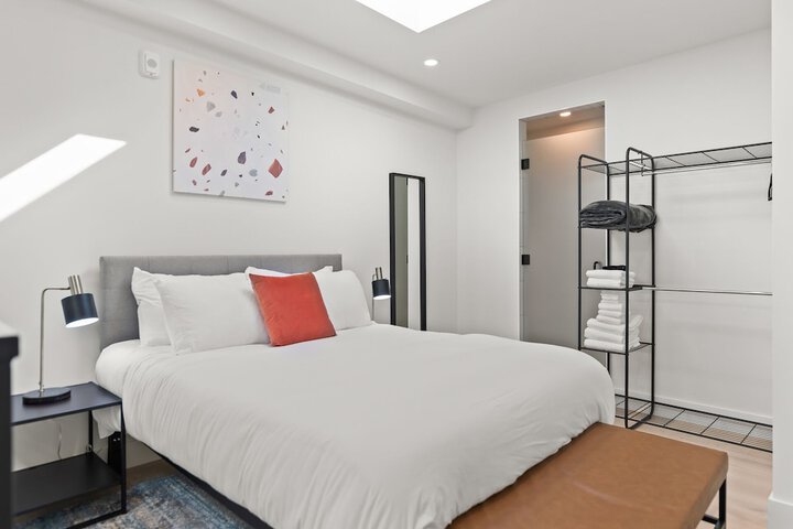 Room 2 of 64