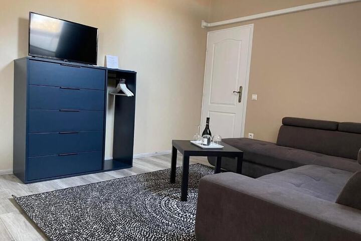 Room 7 of 94