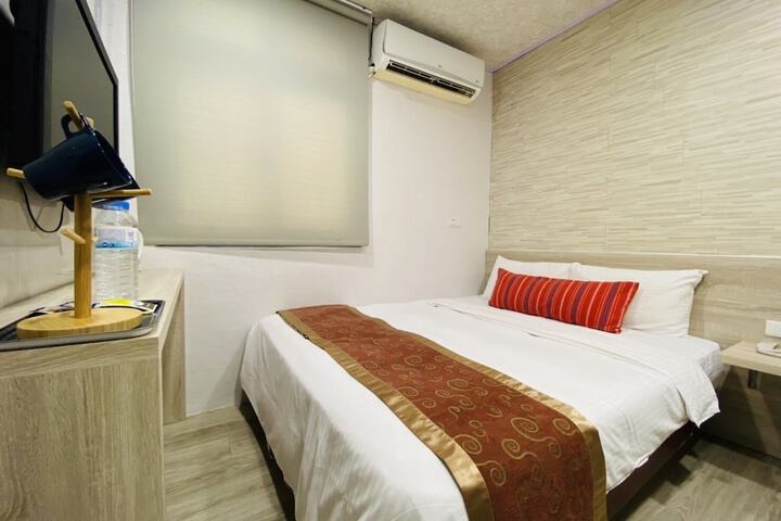 Room 7 of 38
