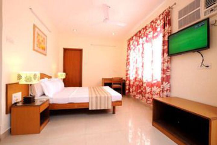Room 8 of 14