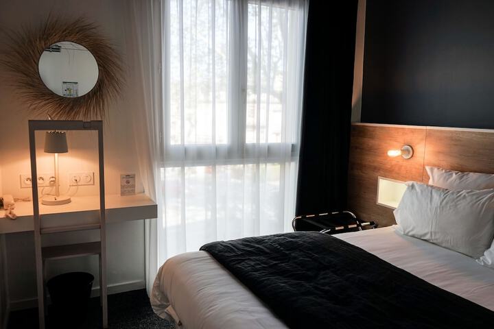Room 5 of 32