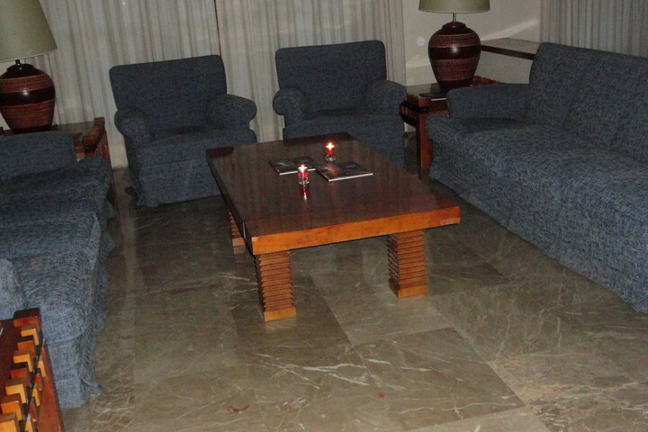 Lounge 29 of 50