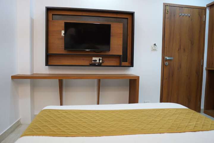 Room 50 of 68