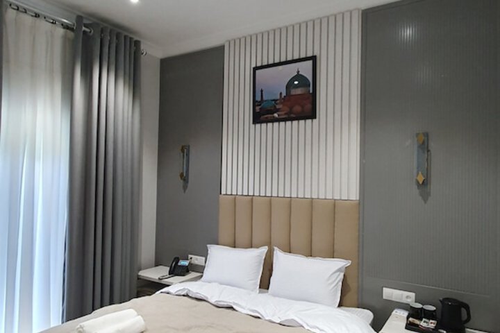 Room 2 of 13