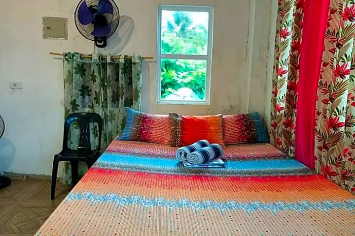 Room 2 of 6