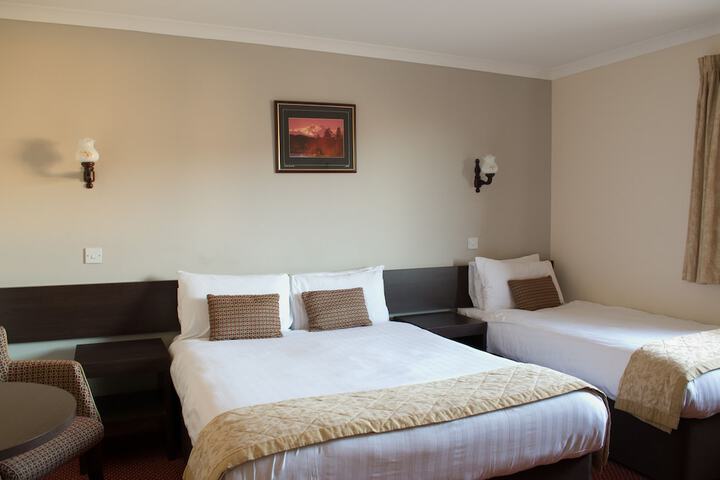 Room 8 of 41