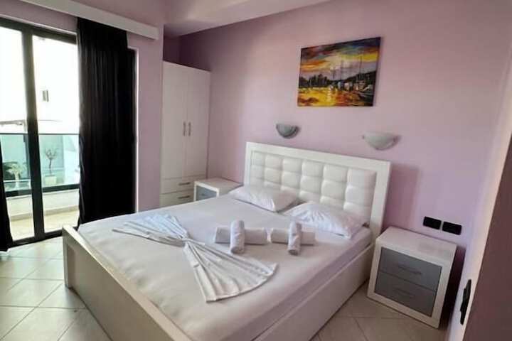 Room 3 of 95
