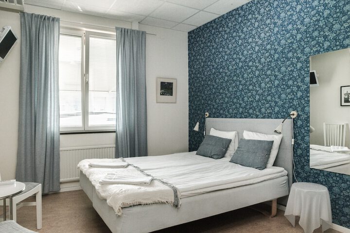 Room 5 of 53
