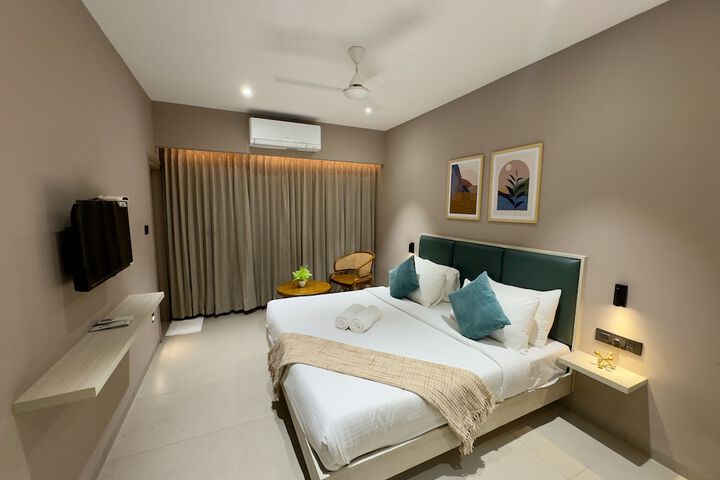 Room 8 of 24