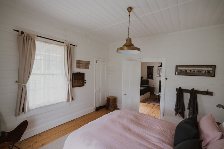 Room 45 of 164