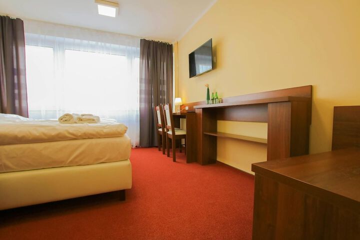 Room 4 of 19