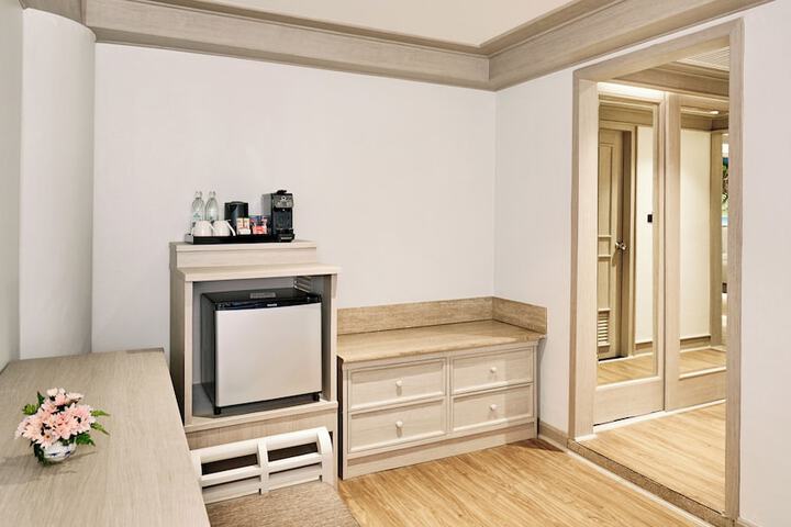 Room 18 of 128