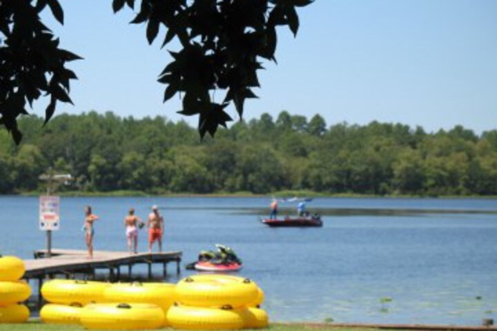 Exterior of Crockett Family Resort
