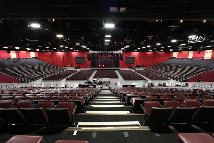 Entertainment 54 of 114