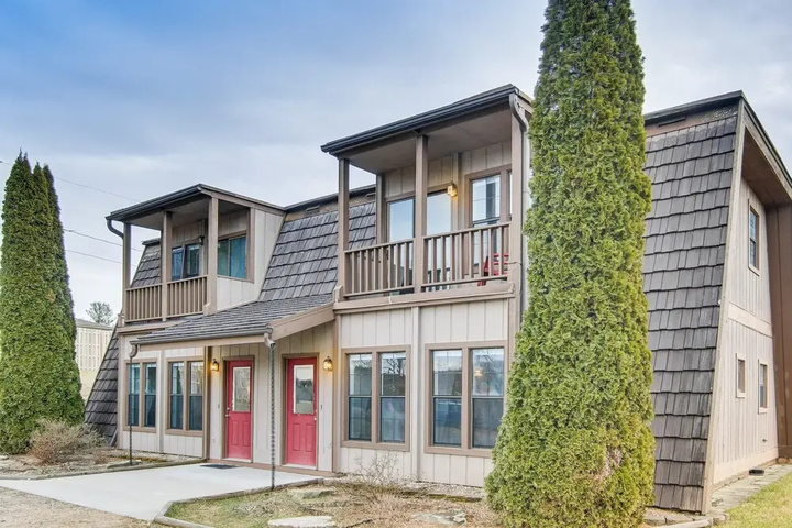 Image of Centrally Located Mills River Townhome w / Fire Pit