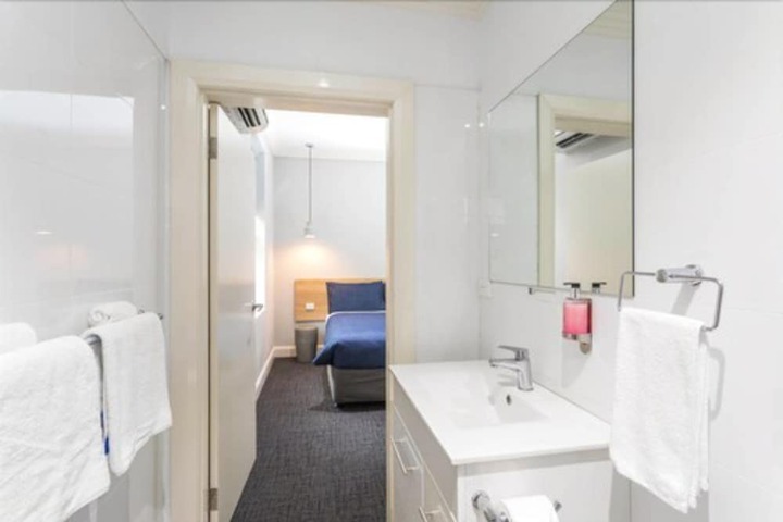 Room 32 of 36