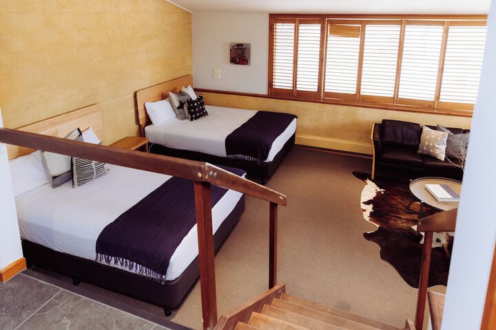 Room 11 of 28