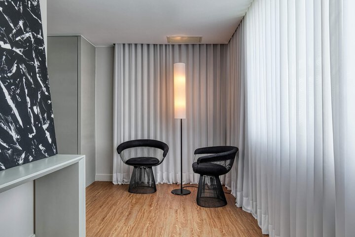 Room 9 of 93