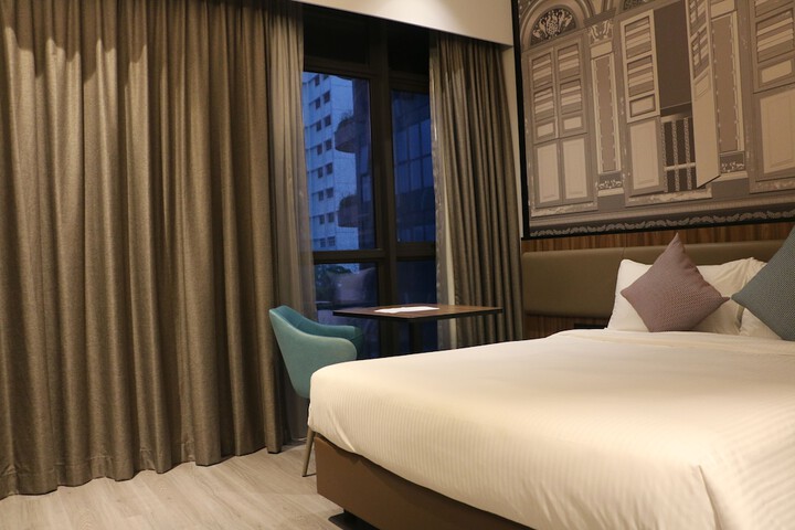 Room 27 of 51