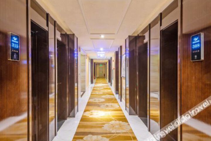 Hotel Interior 14 of 26