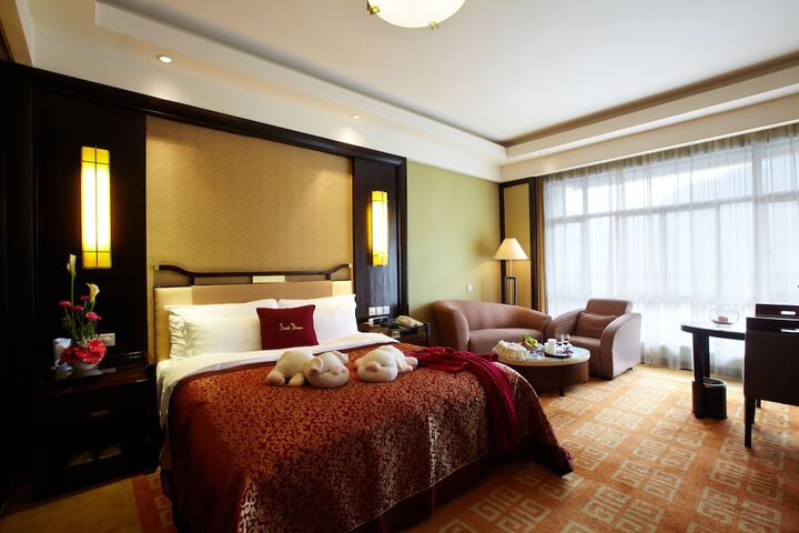Room 12 of 26