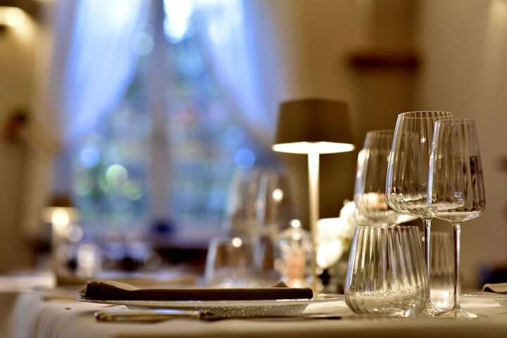 Dining 39 of 56