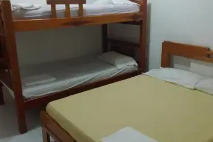 Room 10 of 12